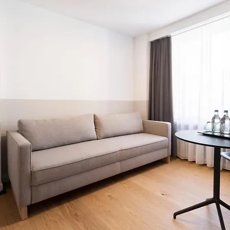 Fred Hauptbahnhof Szálloda 3*