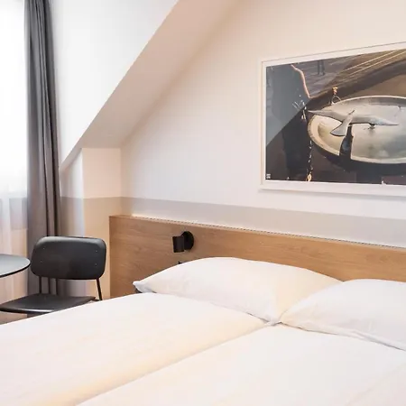 Fred Hauptbahnhof 3*