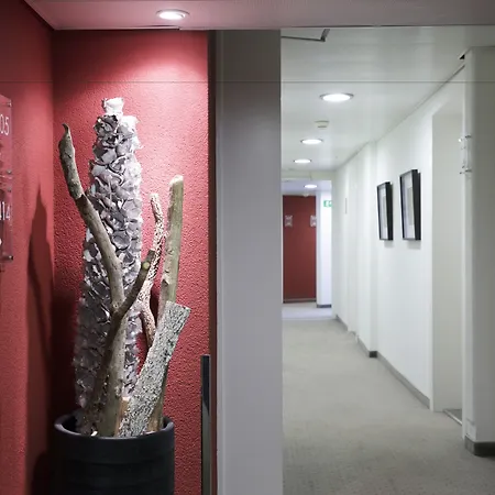 Fred Hauptbahnhof ホテル