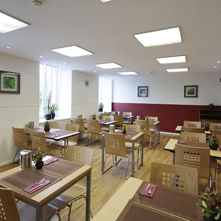 Fred Hotel Hauptbahnhof - Self Check-In Готель 3*