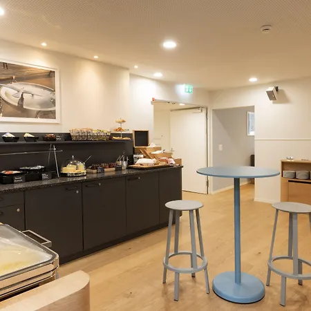 Hotel Fred Hauptbahnhof 3*